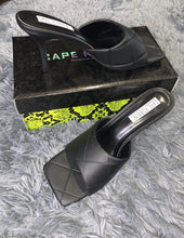 Load image into Gallery viewer, Diva
